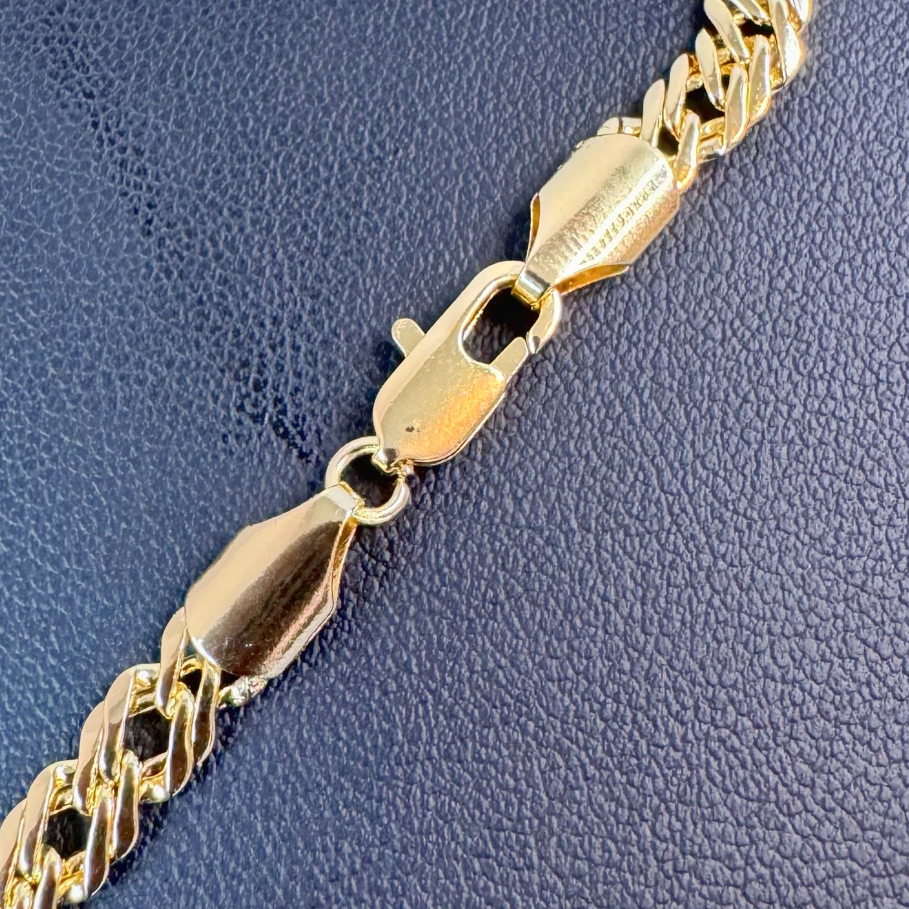 6mm Diamond Cut Curb Link Bracelet 8” - Gold Tone