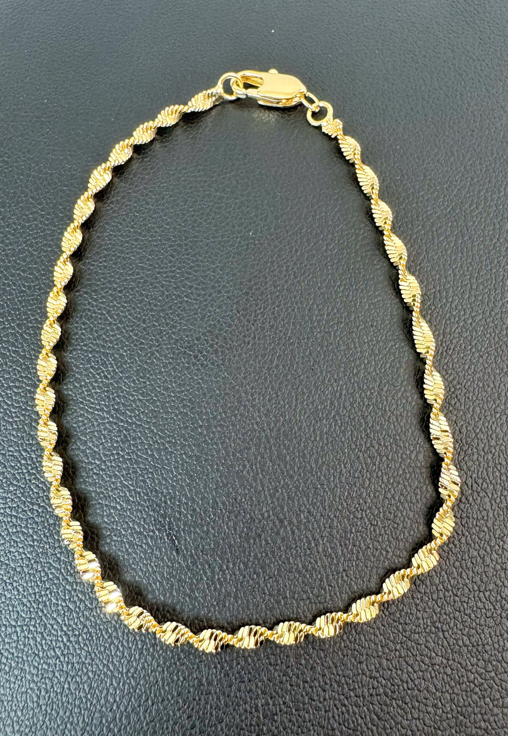 Singapore Bracelet 7" - Gold Tone