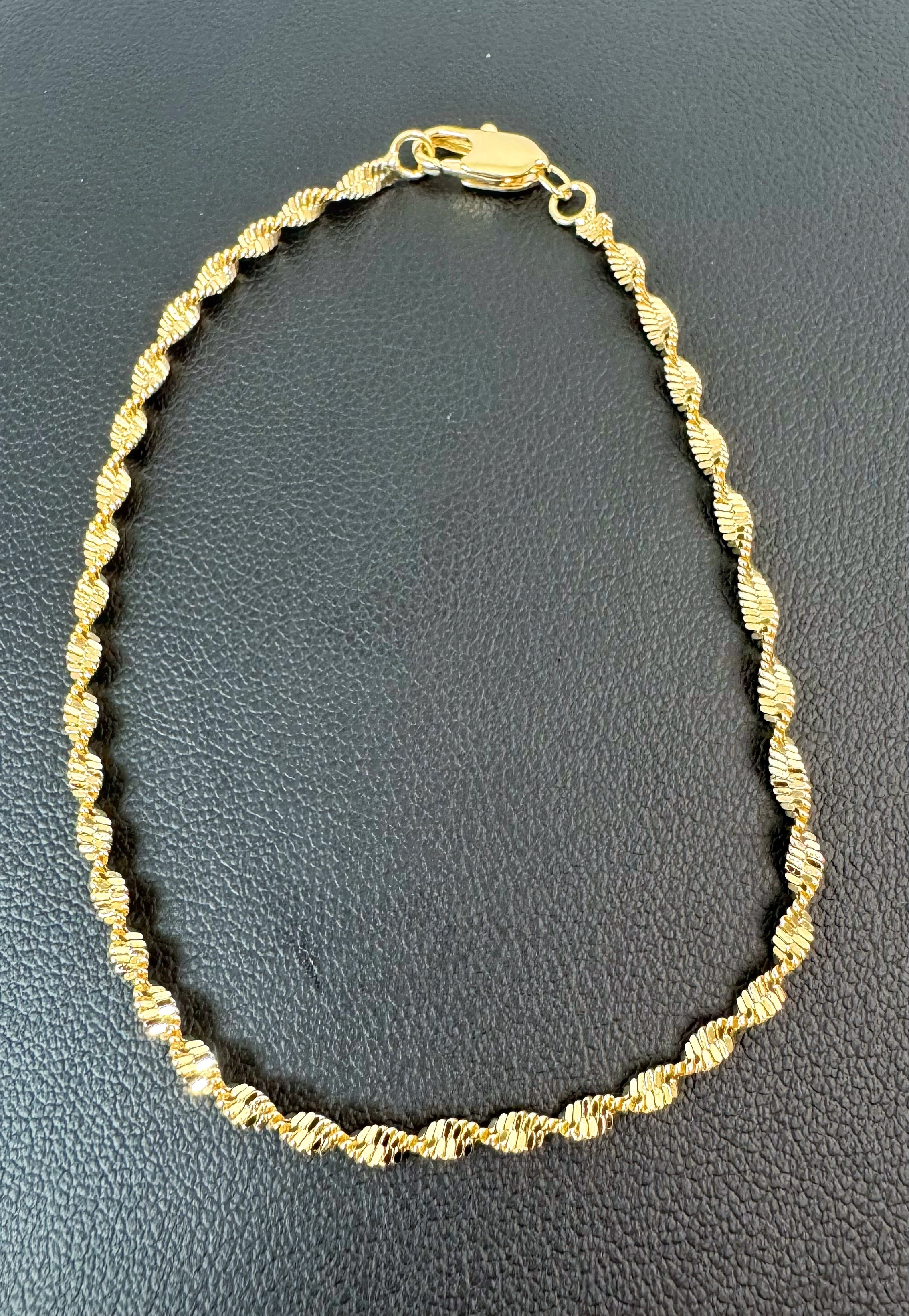Singapore Bracelet 7" - Gold Tone