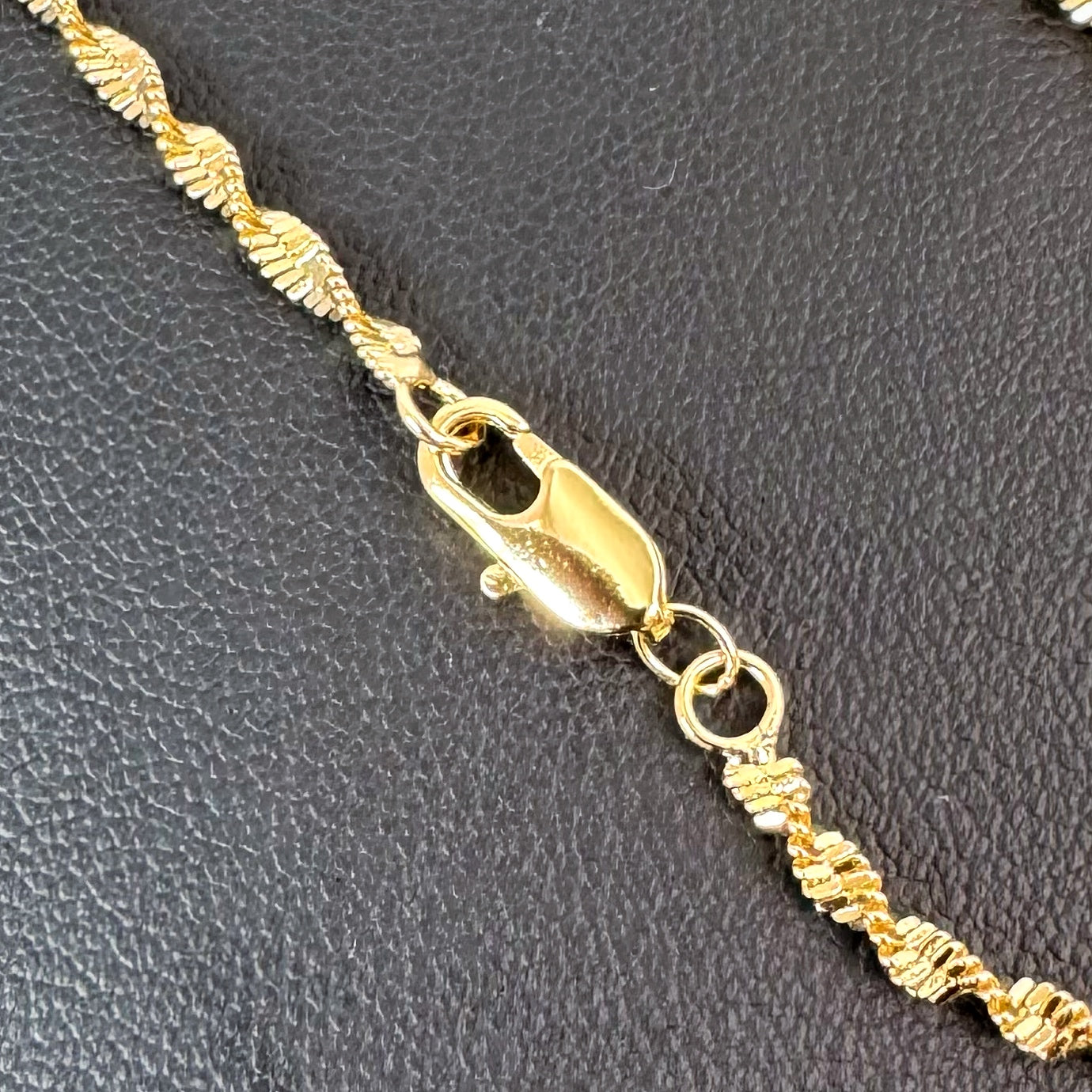Singapore Bracelet 7" - Gold Tone