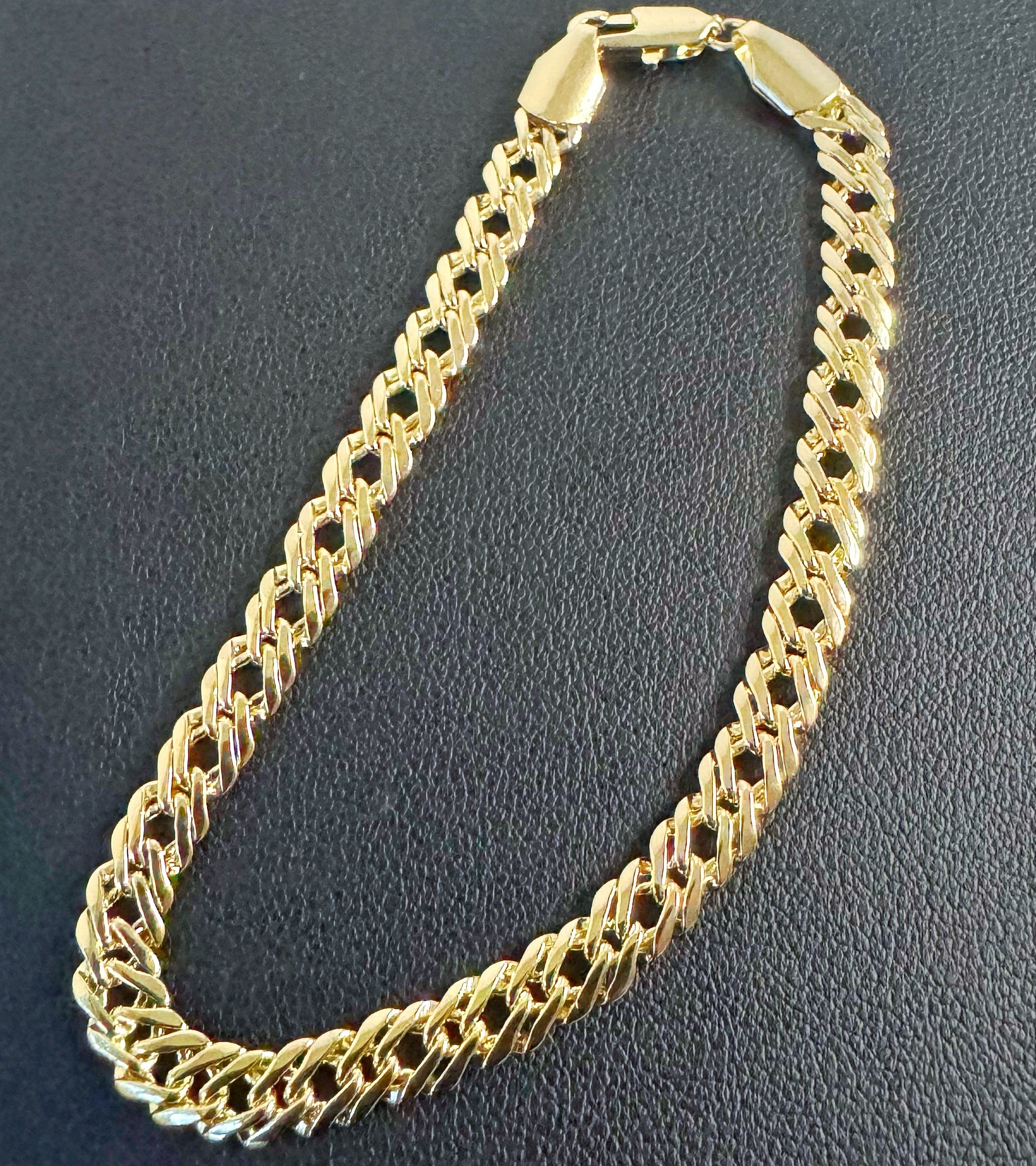 6mm Diamond Cut Curb Link Bracelet 8” - Gold Tone