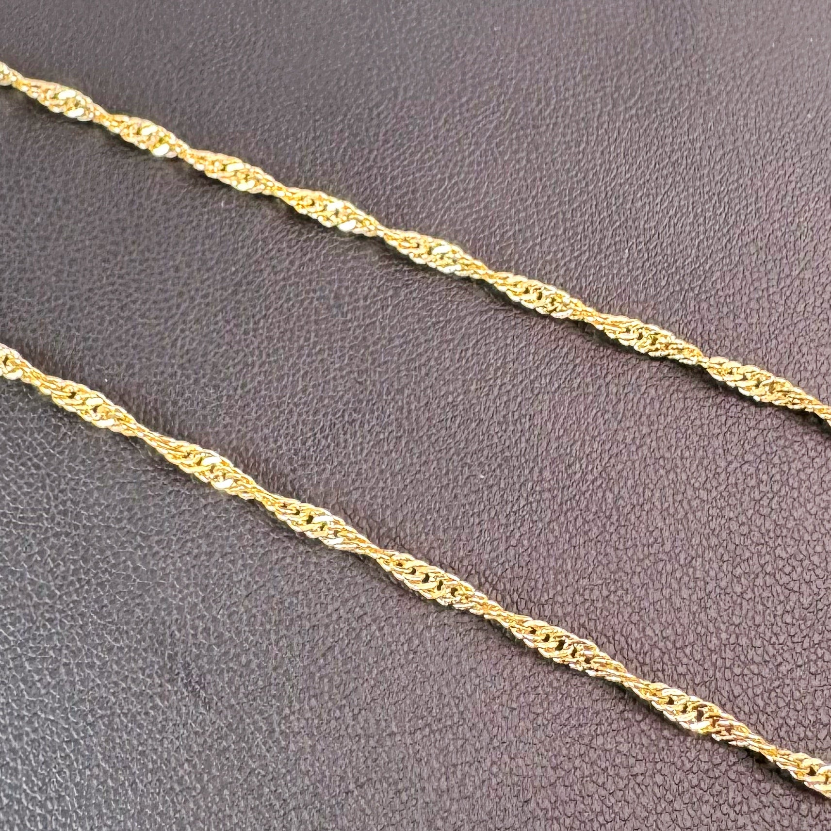 Singapore Necklace 18" - Gold Tone
